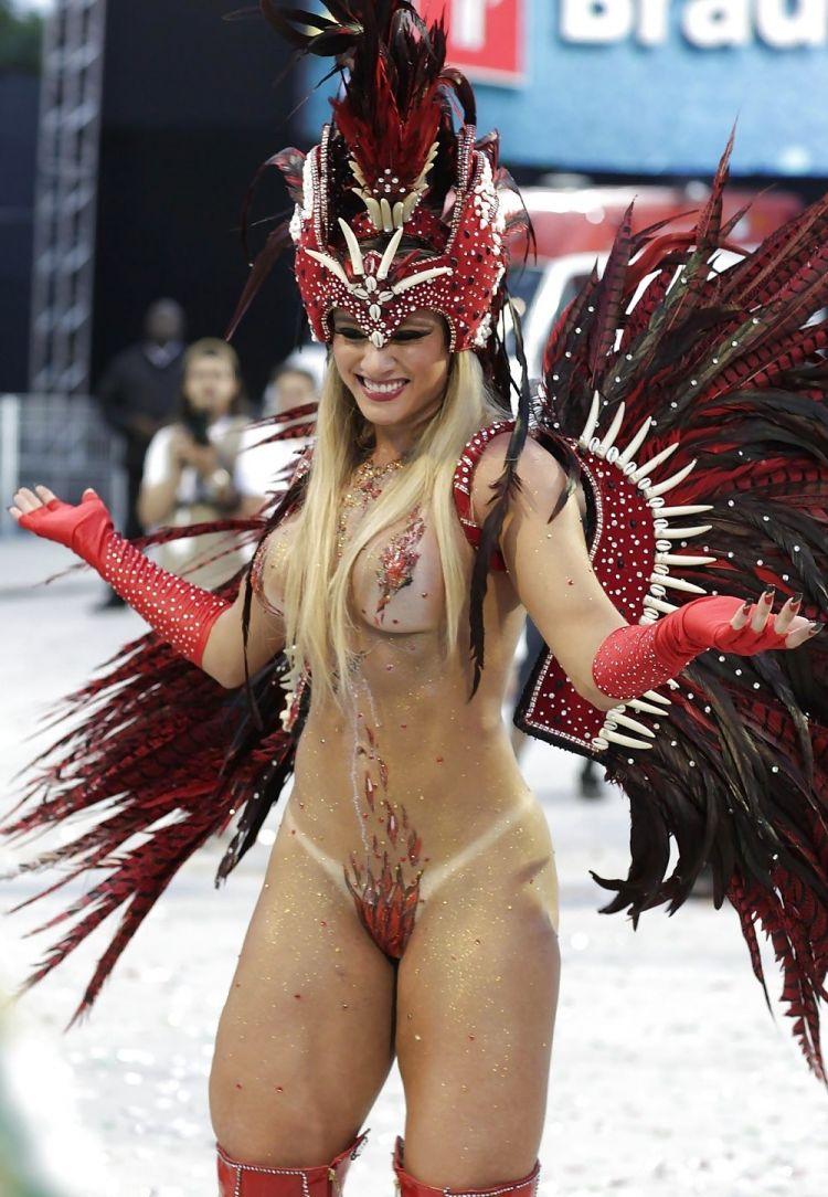 Mulheres nuas carnaval 2023